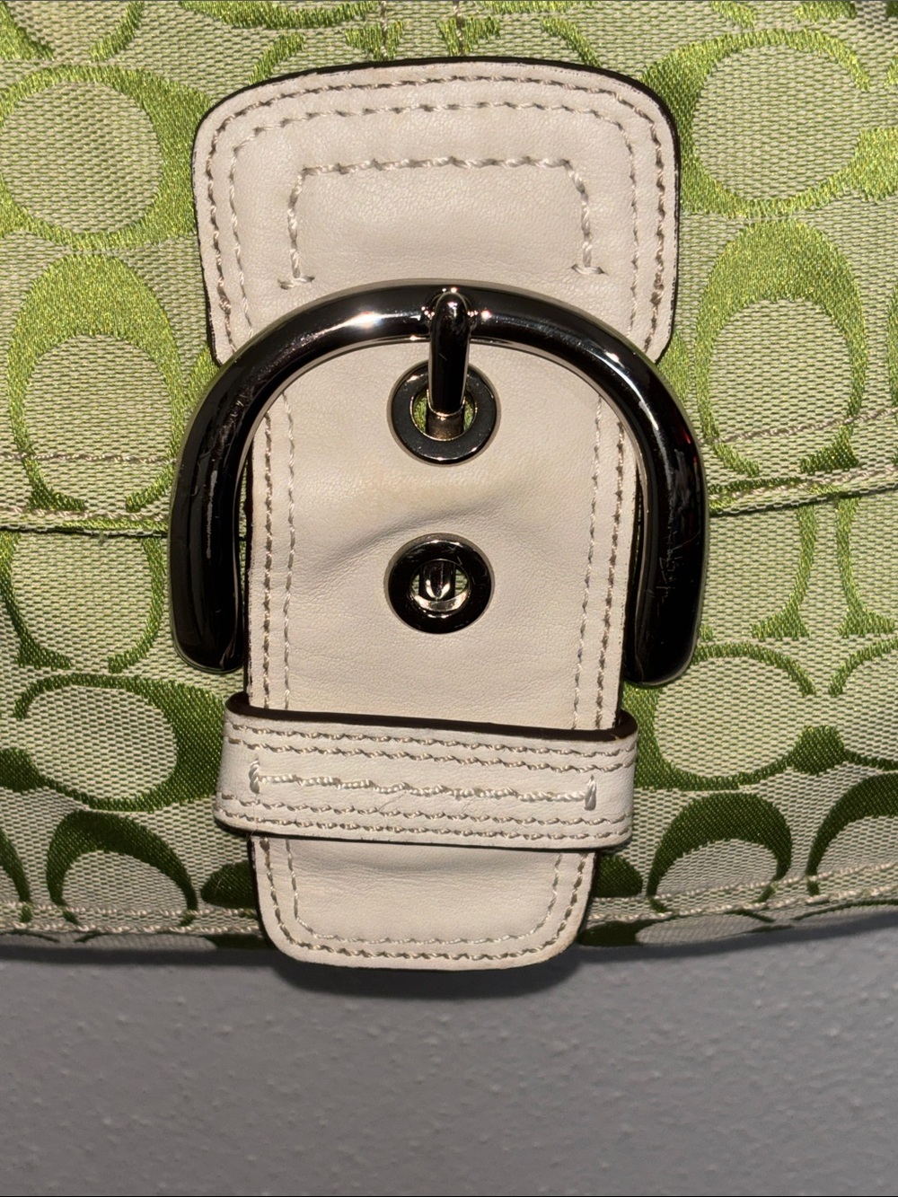 vintage Y2K-era Coach Soho Signature Flap Bag (specifically style F15668) - Picture 4 of 16
